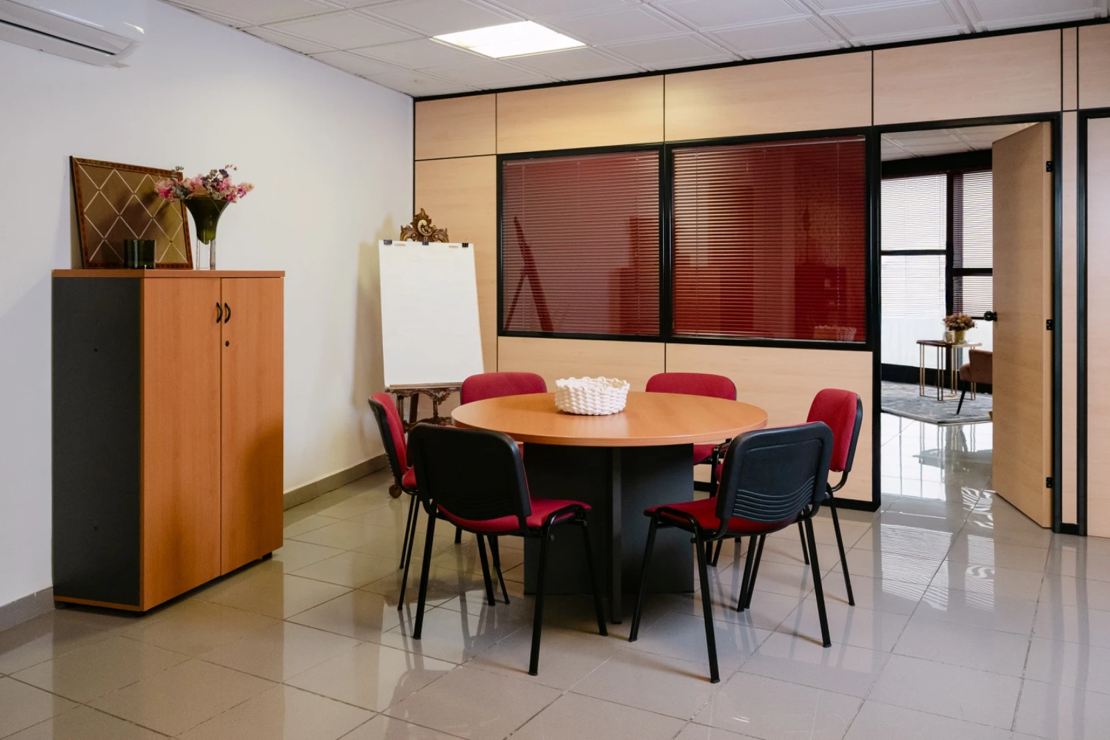 Sala para sesiones de grupo en el centro de psicología de La Laguna